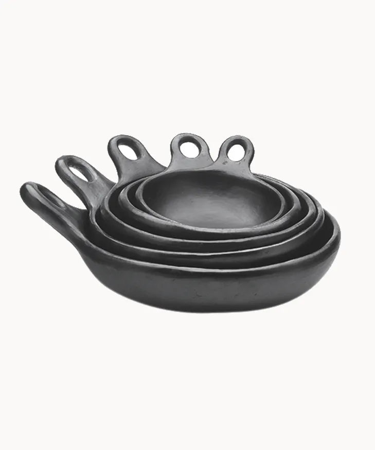 La Chamba Round Dish with One Handle - Size 1