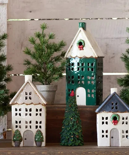 Christmas Tea Light House Green with Wreath Large by French Country Collections