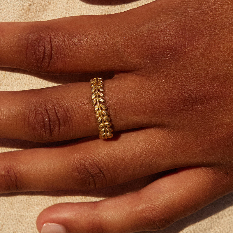 Laurea Ring by Agapée