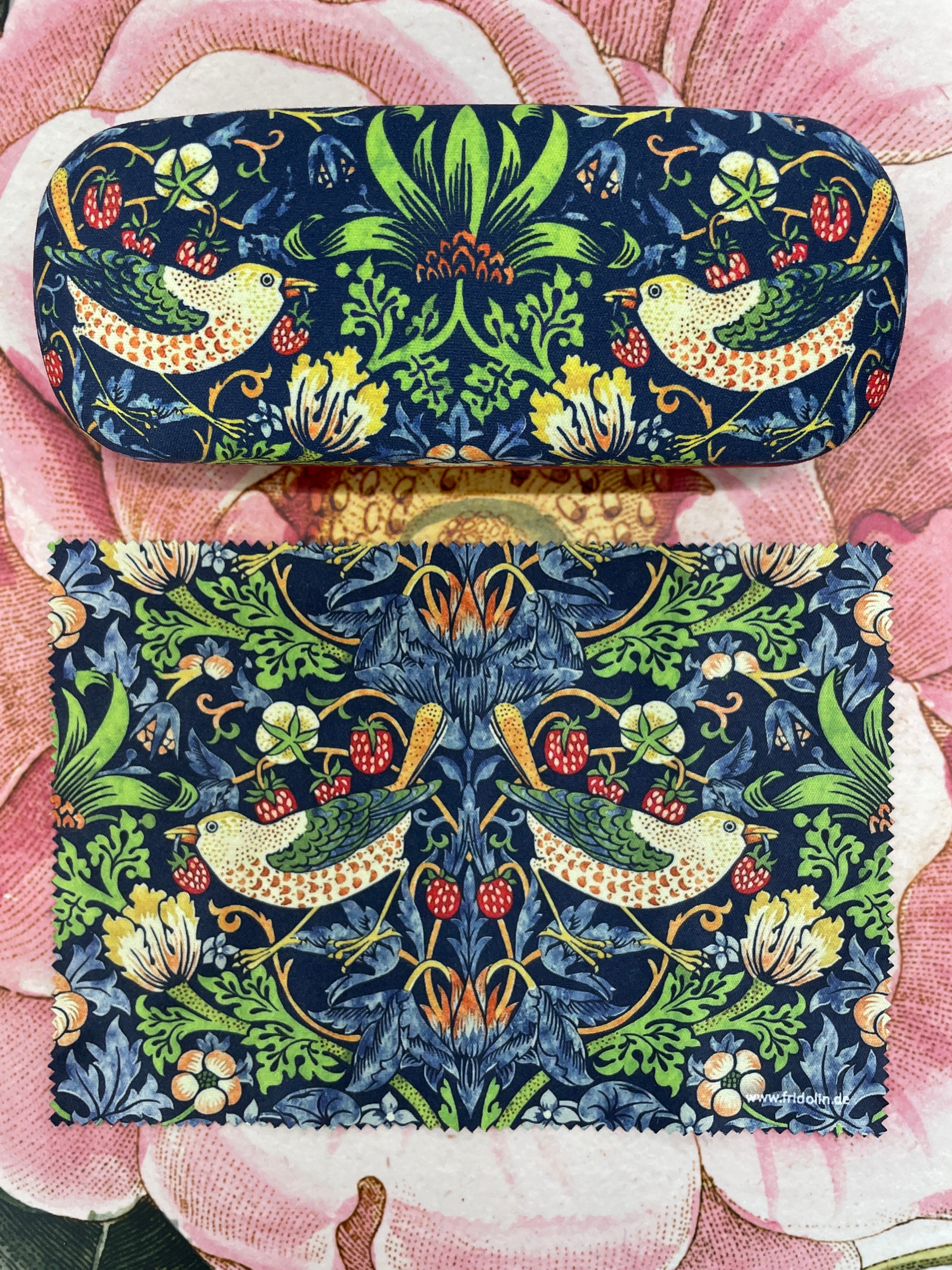 William Morris Strawberry Thief Glasses Case