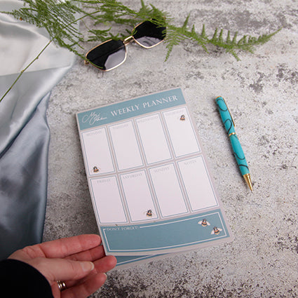 Bee Weekly Planner with Magnetic Strip-Meg Hawkins