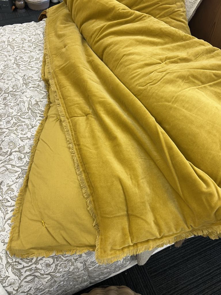Vivaraise Fara Bed Throw - Mirabelle