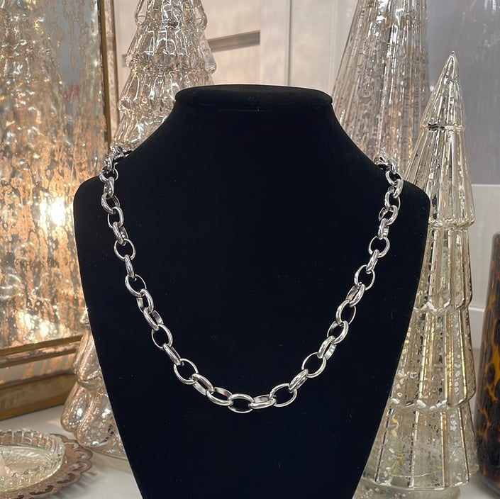 Violet Design Silver Chunky Chain Necklace