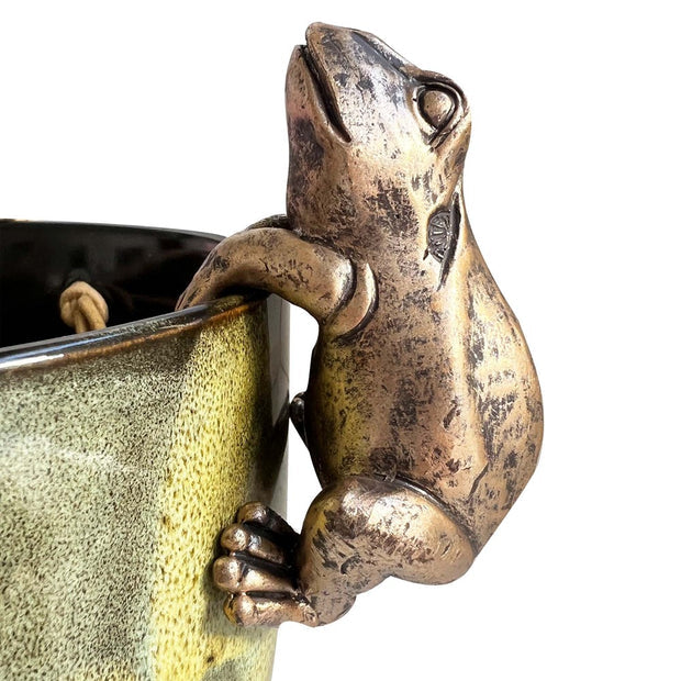 Hanging Frog