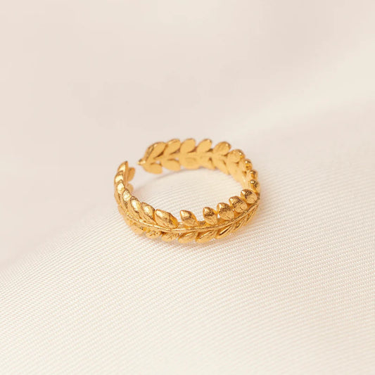 Laurea Ring by Agapée