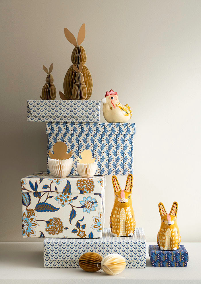 Bungalow Honeycomb Standing Hare 21cm- Cashmere