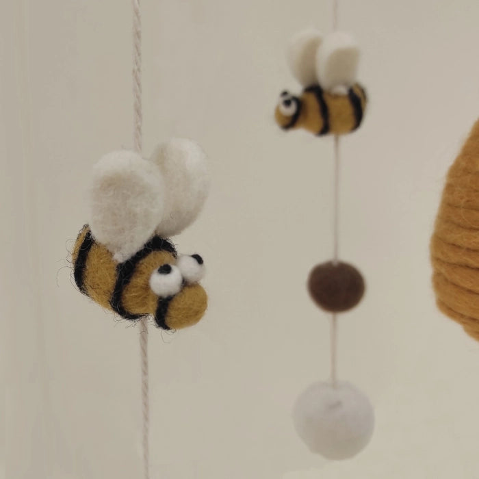 Gry & Sif Bee Mobile