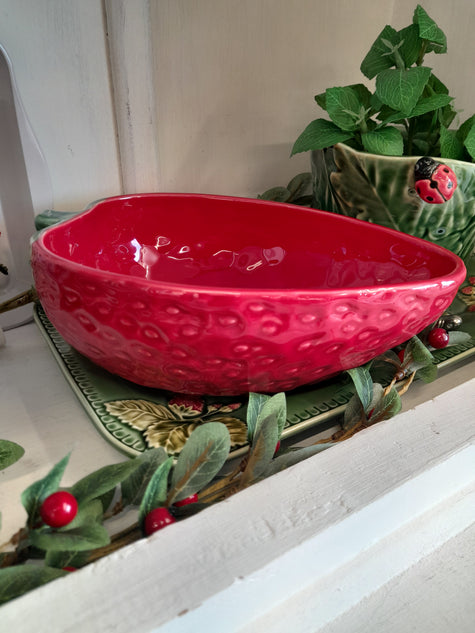 Bordallo Pinheiro Strawberry Oval Bowl 24cm