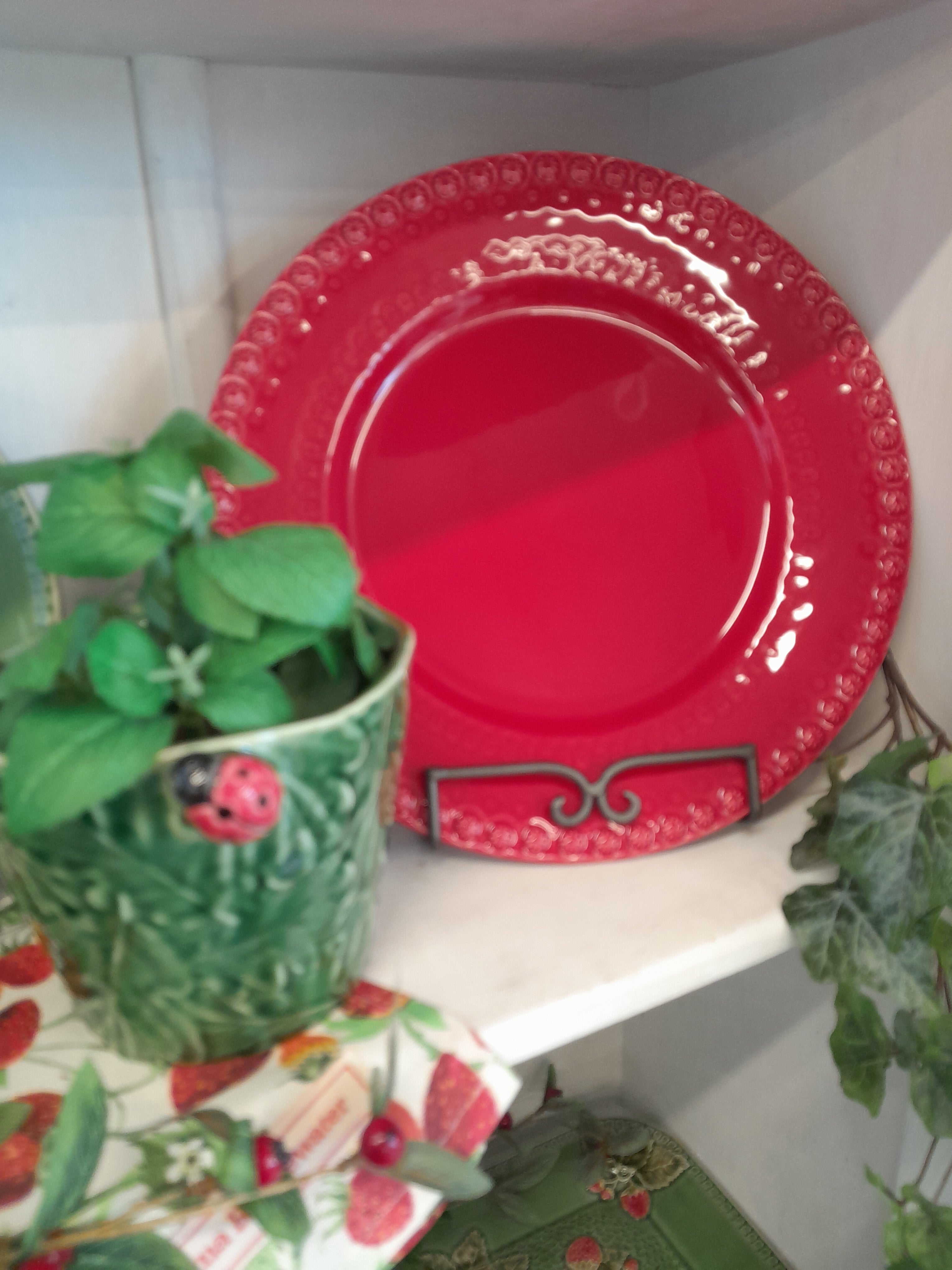 Bordallo Pinheiro Fantasy Red Dinner Plate