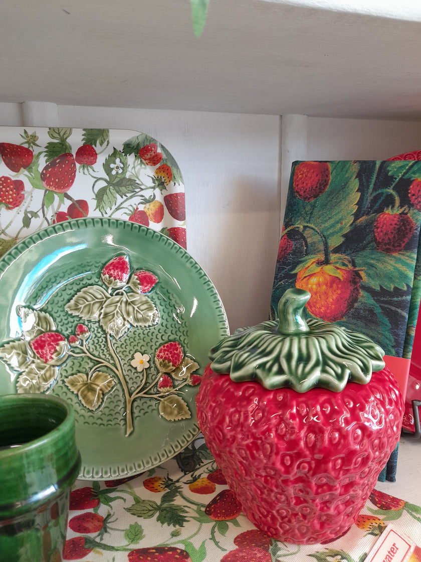 Bordallo Pinheiro Strawberry Tureen 1.0L