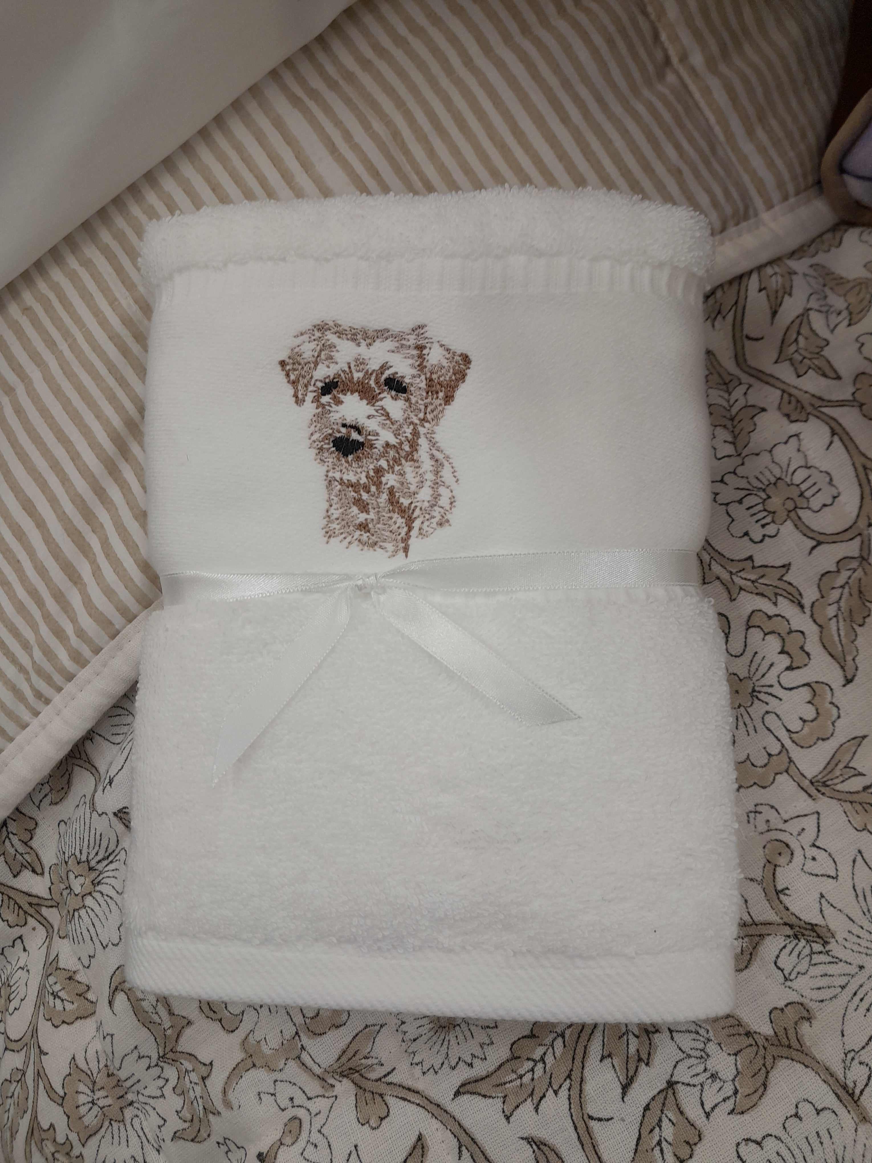 Alice & Lily Embroidered Hand Towel