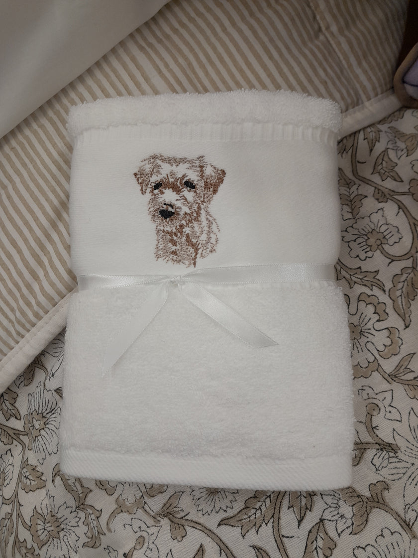 Alice & Lily Embroidered Hand Towel
