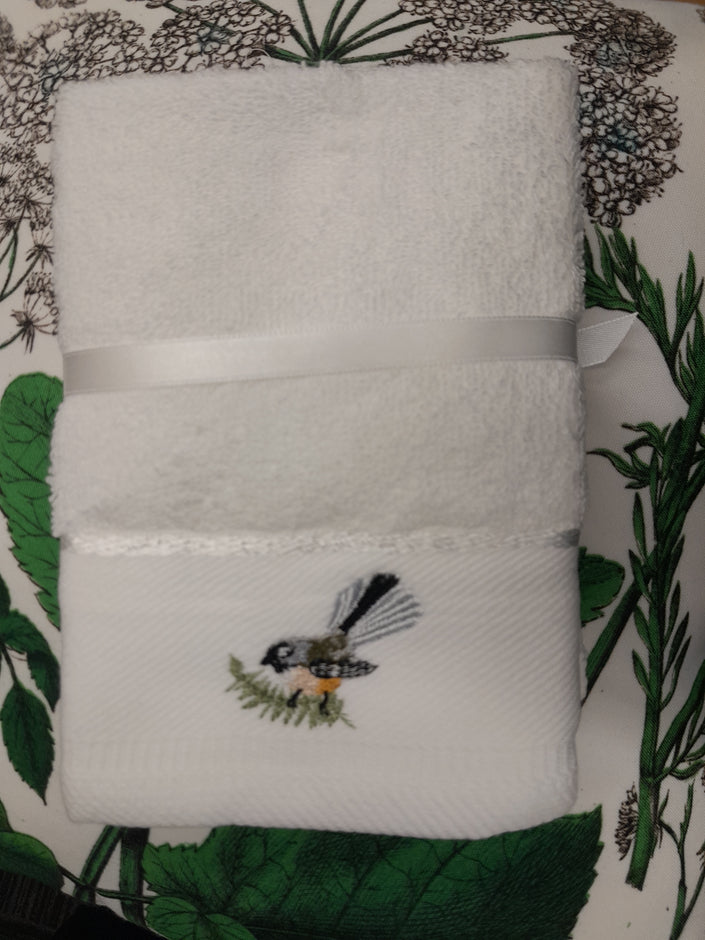 Alice & Lily Embroidered Face Cloth Set of 2
