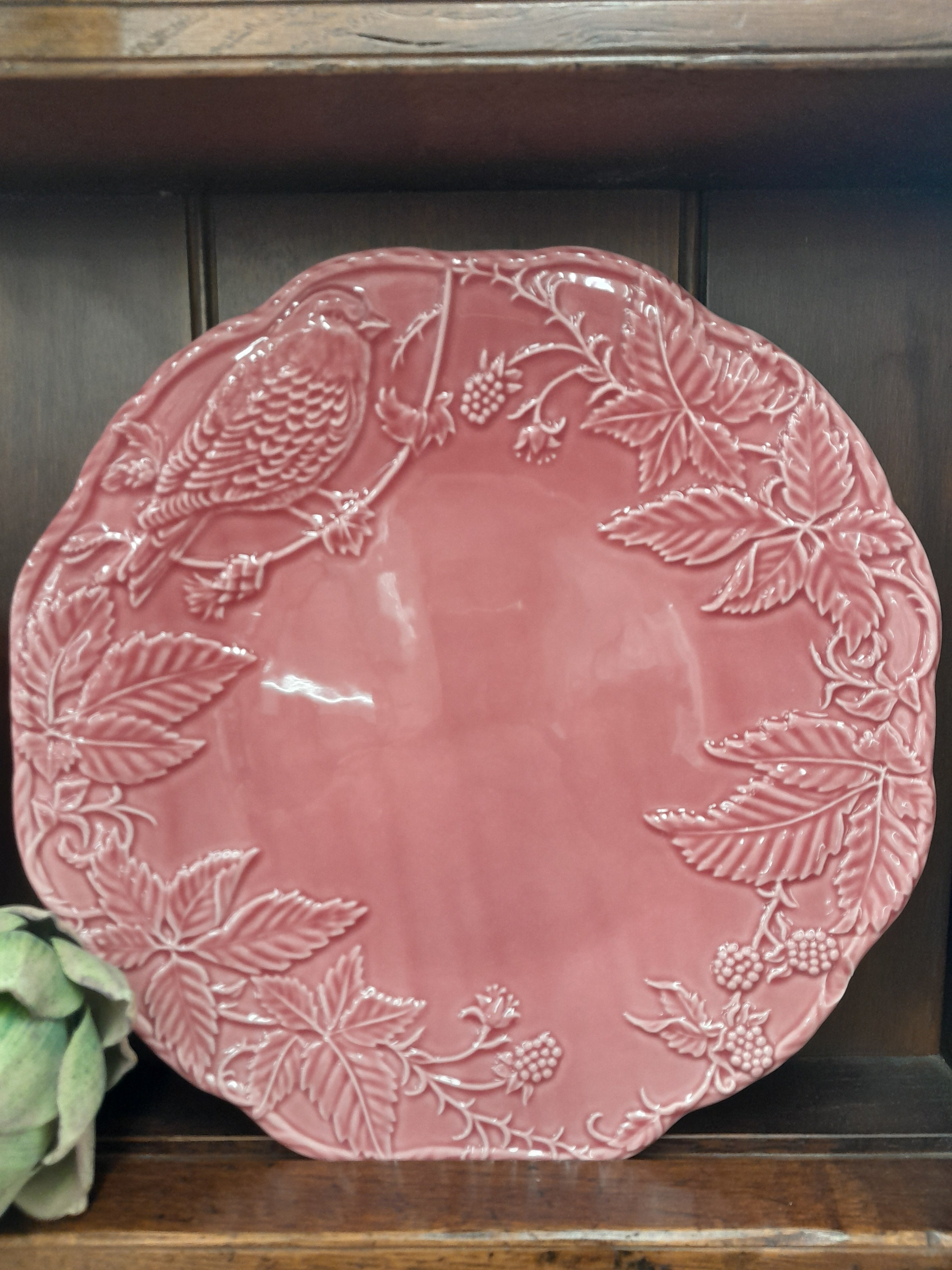 Bordallo Dark Pink, Blackberries and Bird-Charger Plate