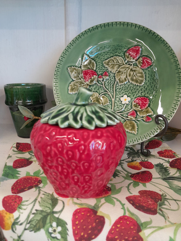 Bordallo Pinheiro Strawberry Tureen 0.45l