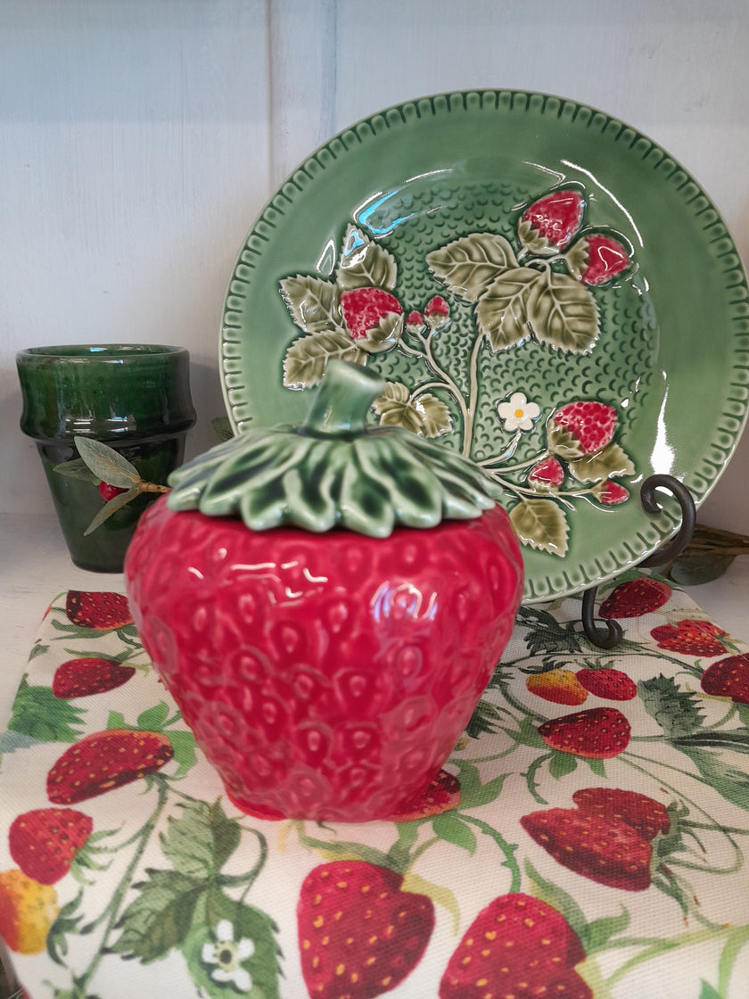 Bordallo Pinheiro Strawberry Tureen 0.45l