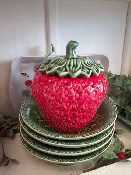 Bordallo Pinheiro Strawberry Tureen 1.0L
