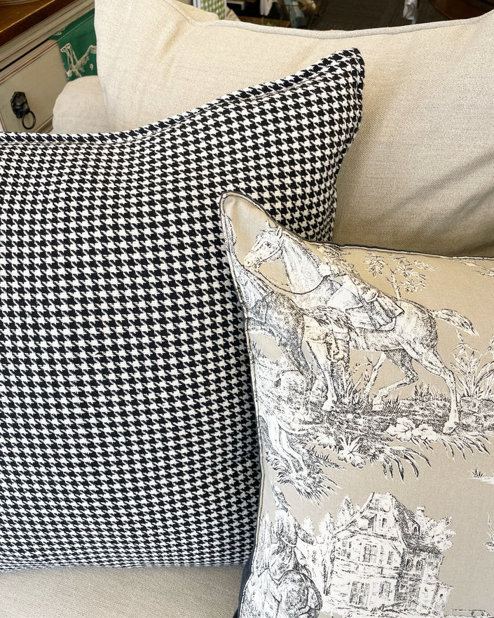 Black and White Houndstooth Cushion Cover